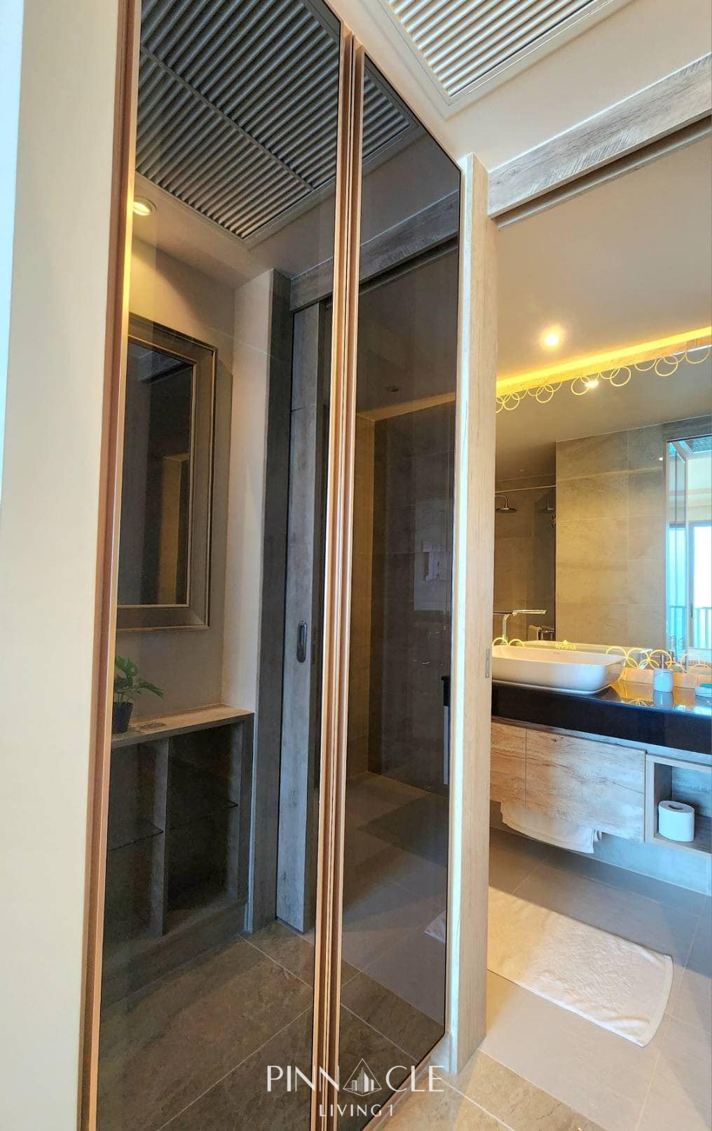 The Riviera Jomtien  Luxury Condominium 1 Bedroom Foreign Quota In Na Jomtien Beach, Pattaya - Image 8