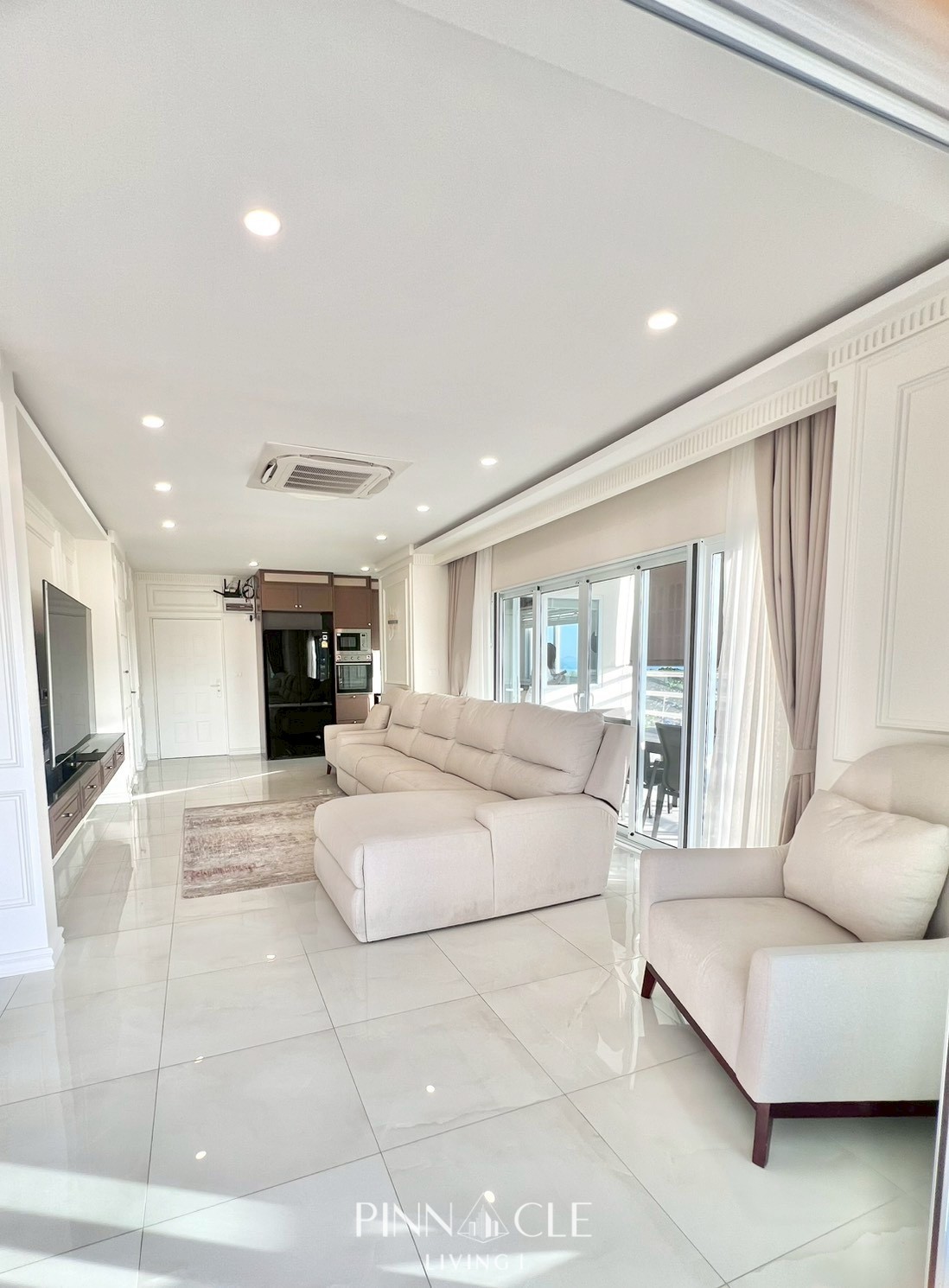 View Talay 8 Beachfront Condominium on Jometien Beach Pattaya - Image 6