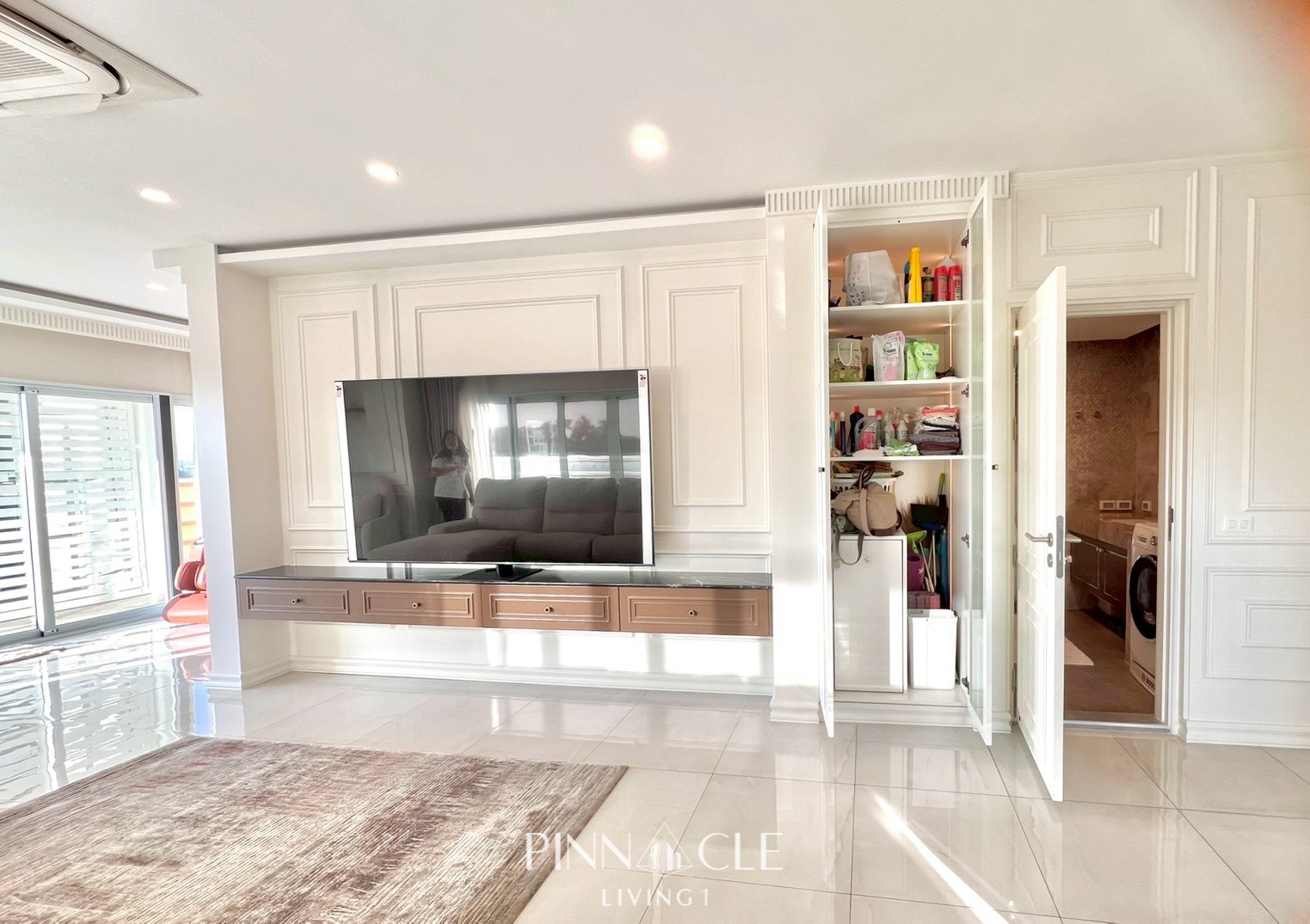 View Talay 8 Beachfront Condominium on Jometien Beach Pattaya - Image 4